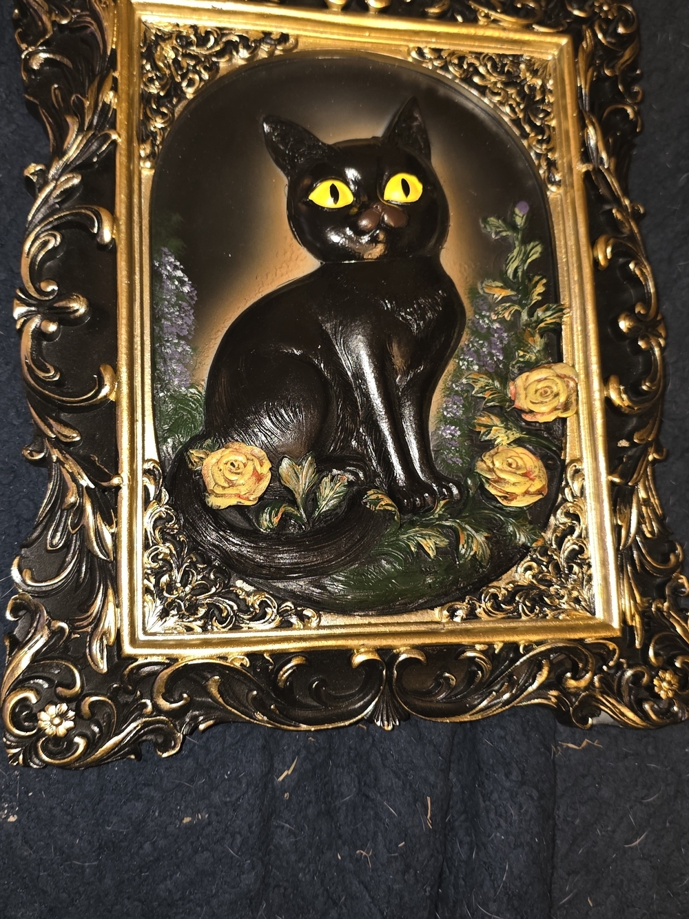 Black Cat Decorative Pet Wall Plaque - Yellow Eyes